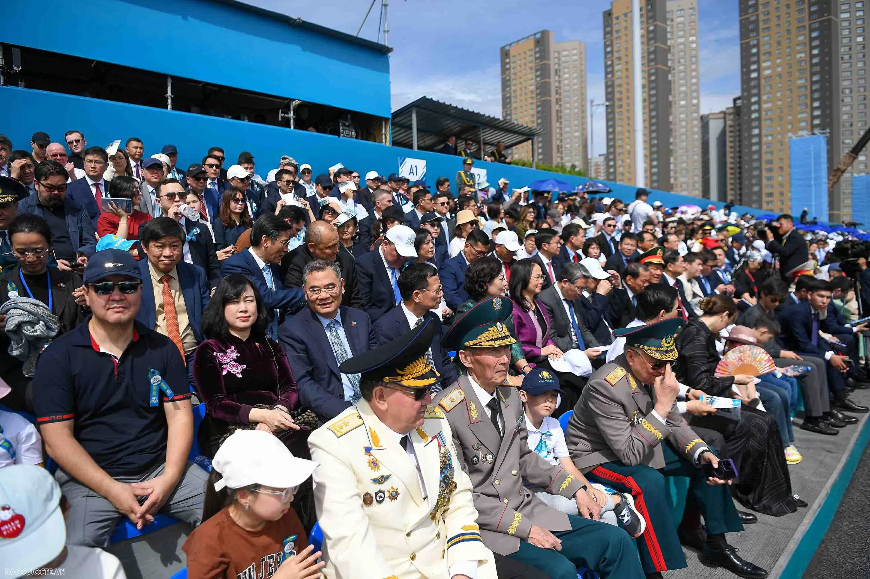 Tổng Bí thư Tô Lâm và phu nhân dự lễ duyệt binh mừng chiến thắng của Kazakhstan