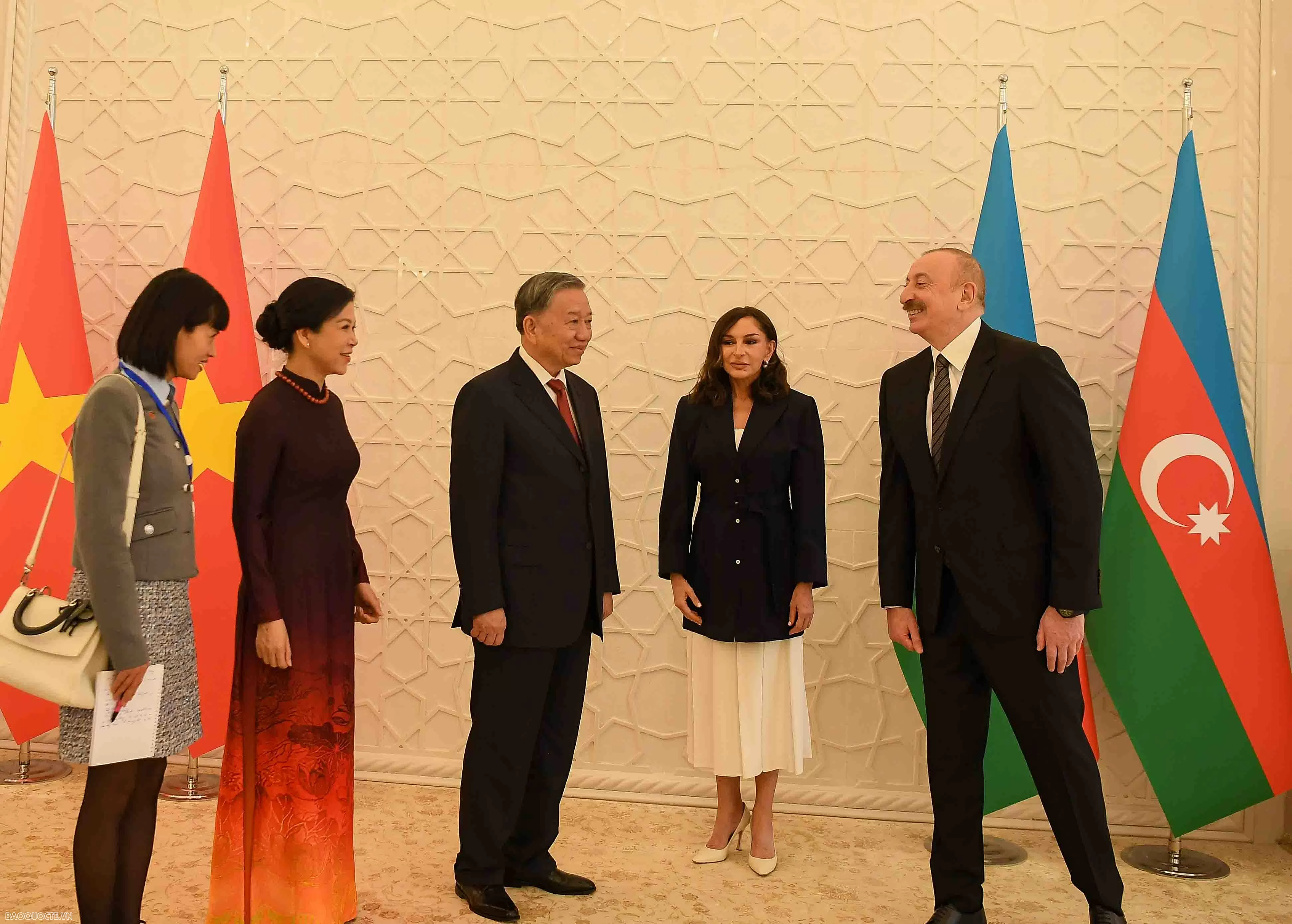 Lễ đón chính thức Tổng Bí thư Tô Lâm và Phu nhân thăm cấp Nhà nước Azerbaijan Lễ đón chính thức Tổng Bí thư Tô Lâm và Phu nhân thăm cấp Nhà nước Azerbaijan