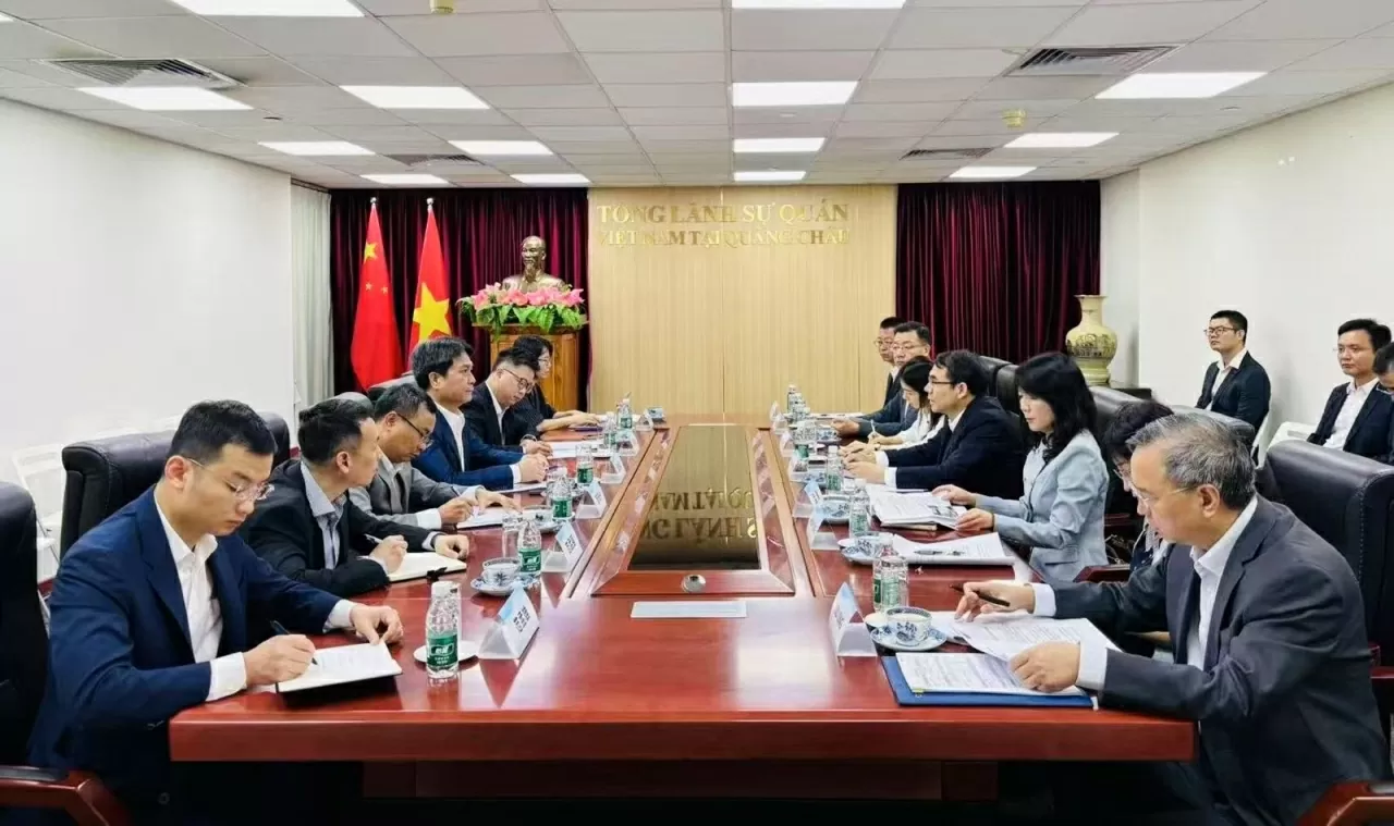 Quang cảnh buổi làm việc.