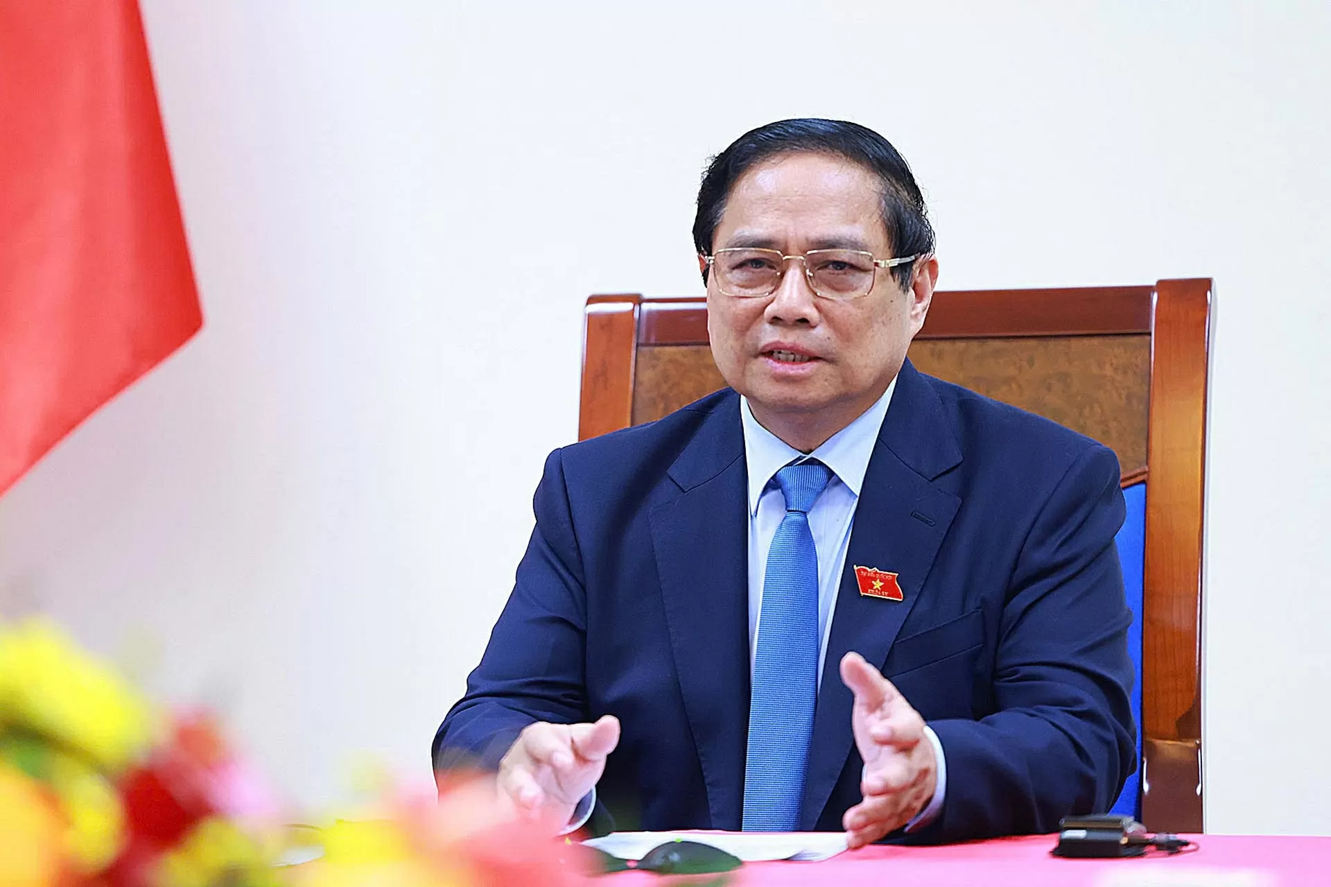Vietnam, Singapore Prime Ministers hold phone talks on strengthening comprehensive strategic partnership