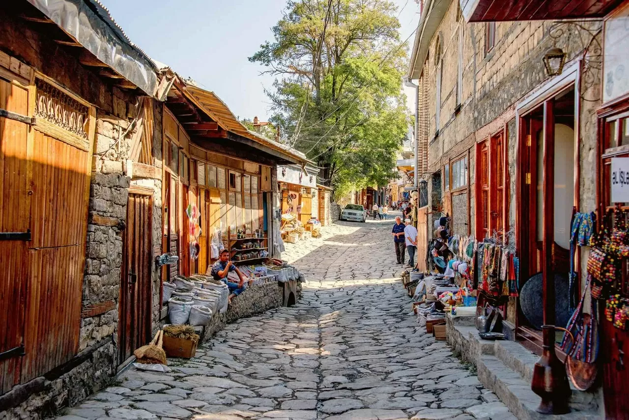 Hành trình khám phá 12 viên ngọc ẩn của Azerbaijan