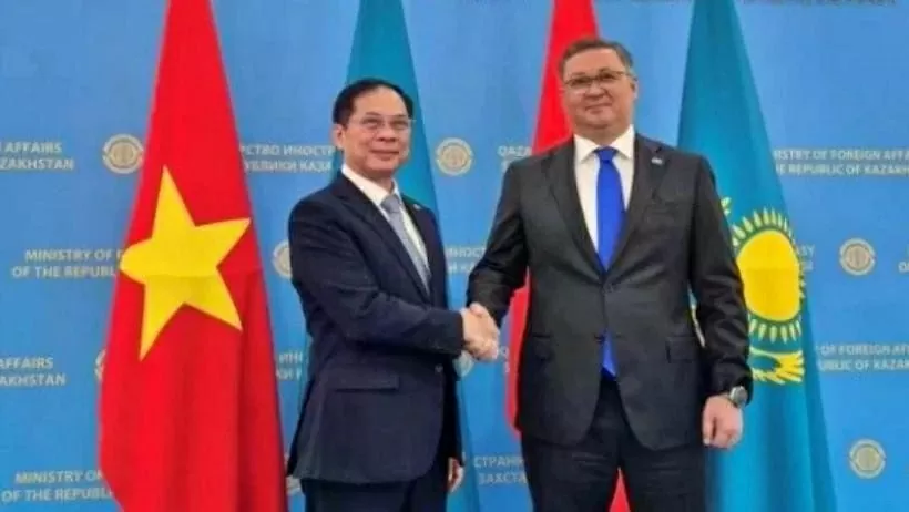 Vietnam, Kazakhstan Deputy Prime Ministers seek ways to promote bilateral ties