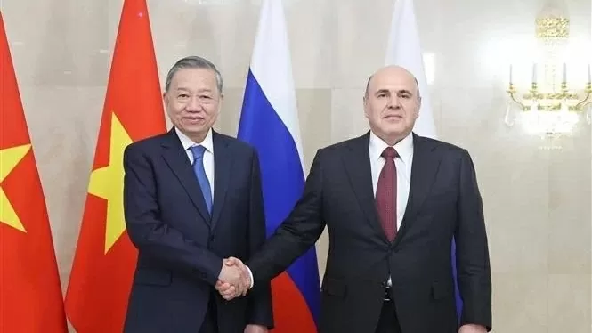General Secretary To Lam meets with Russian Prime Minister Mikhail Mishustin in Moscow