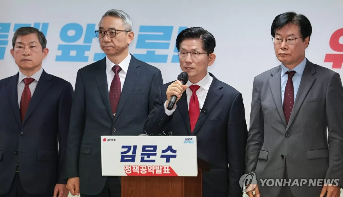 Hàn Quốc chốt thời điểm khởi động chiến dịch tranh cử tổng thống, một ứng cử viên hứa hẹn phát triển thứ khí tài ứng phó Triều Tiên Hàn Quốc chốt thời điểm khởi động chiến dịch tranh cử tổng thống, một ứng cử viên hứa hẹn phát triển thứ khí tài ứng phó Triều Tiên