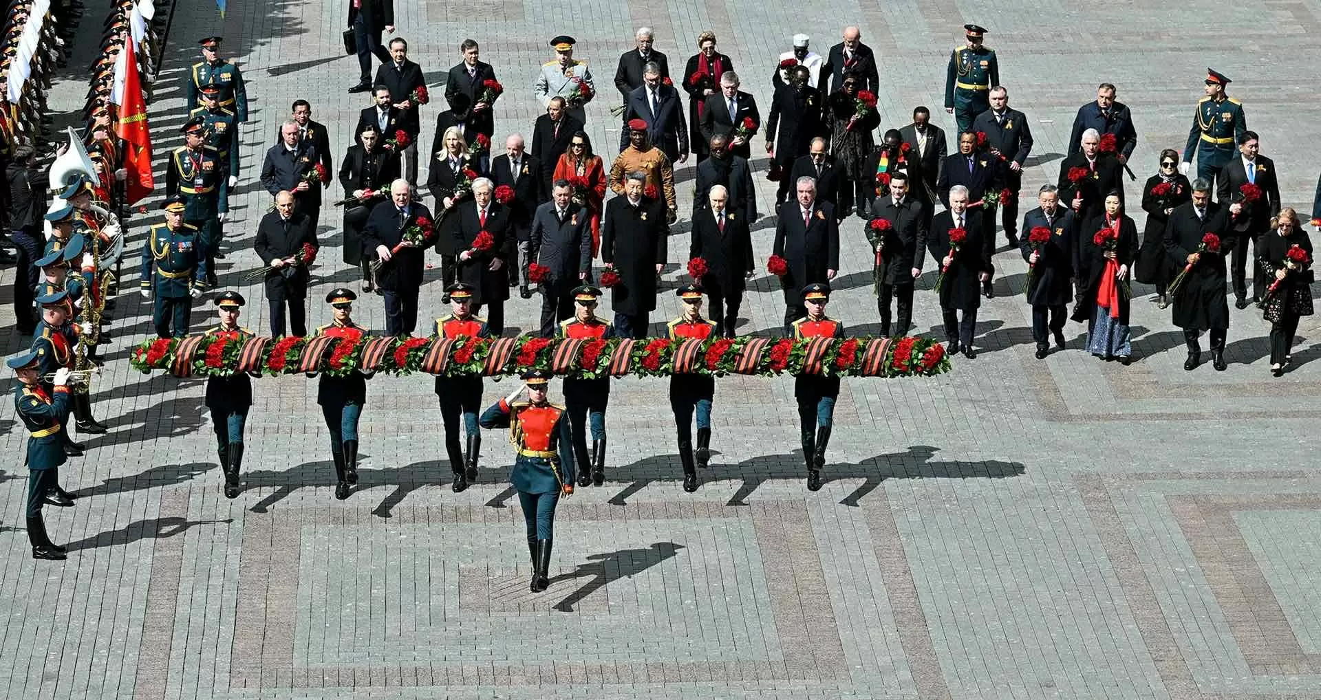 Party General Secretary To Lam attends military parade celebrating Victory of Great Patriotic War in Moscow