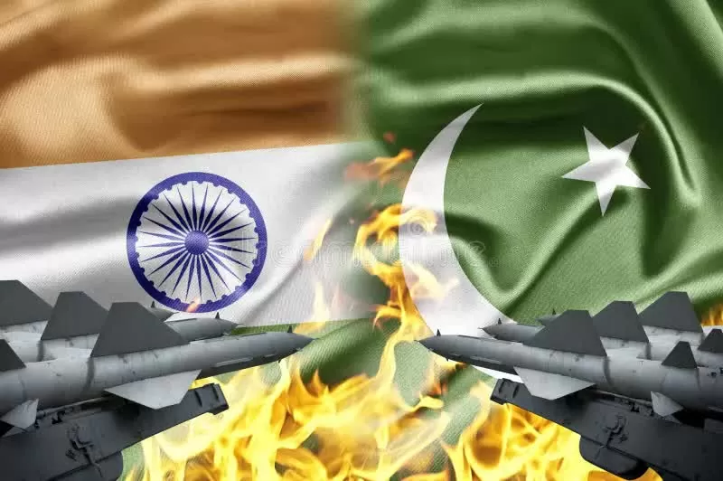Căng thẳng Ấn Độ-Pakistan: Cáo buộc lẫn nhau tấn công tên lửa đạn đạo, Islamabad quyết không 'xuống thang', New Delhi xác nhận những tổn thất đầu tiên. Dreamstimes