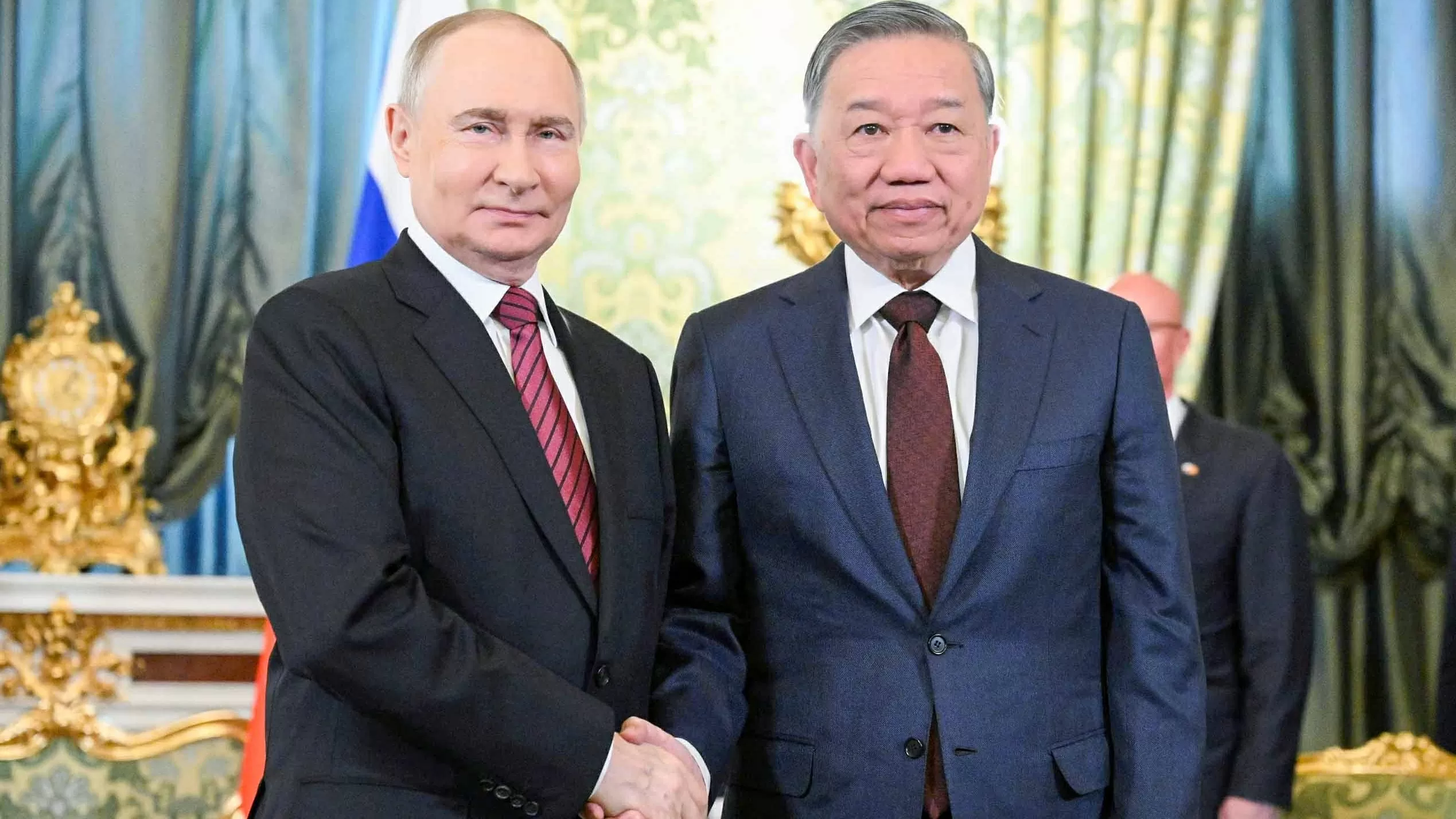 Vietnam, Russia issue joint statement on major orientations for comprehensive strategic partnership in new period