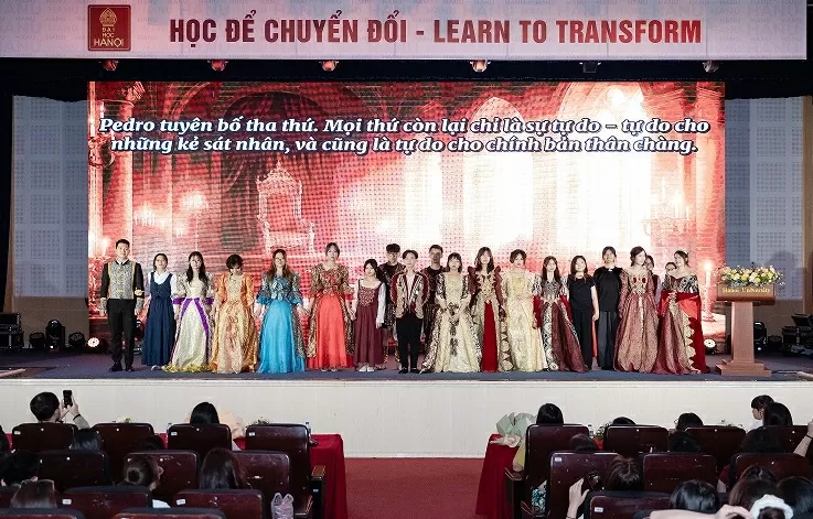 ‘Saudade’ – đêm văn nghệ giàu cảm xúc của sinh viên khoa Tiếng Bồ Đào Nha