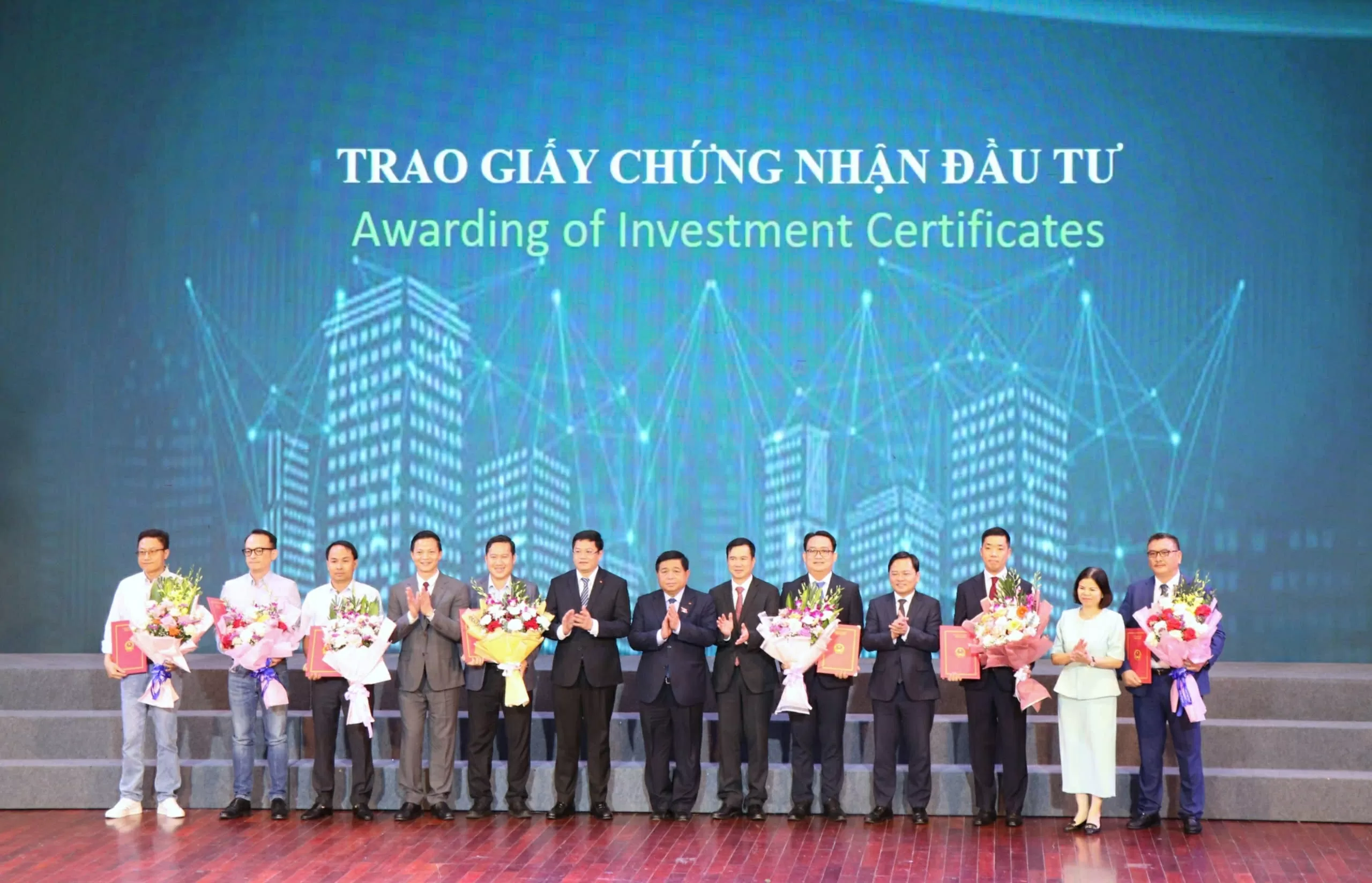 Bắc Ninh trao giấy chứng nhận đăng ký đầu tư cho 7 doanh nghiệp tiêu biểu