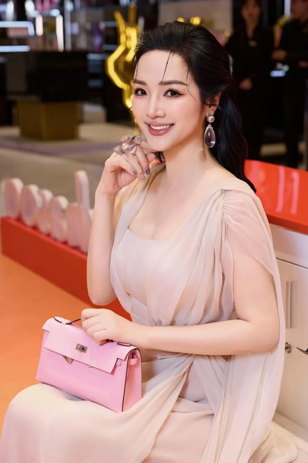 Hoa hậu Đền Hùng Giáng My