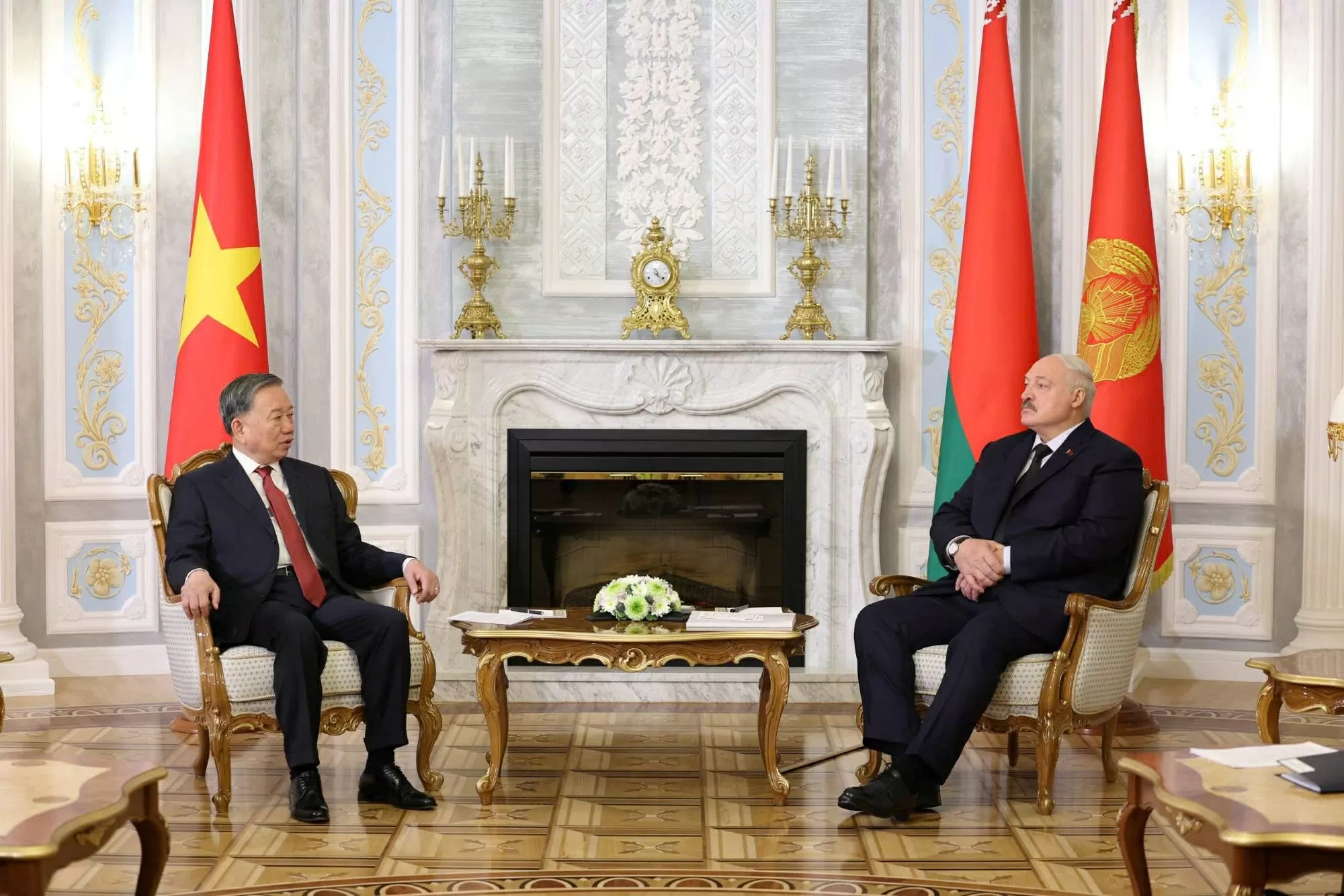 Party General Secretary To Lam, Belarusian President Aleksandr Lukashenko hold talks in Minsk