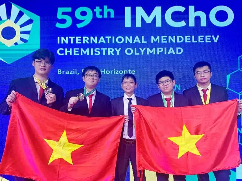 Vietnamese students win four medals at Mendeleev Chemistry Olympiad