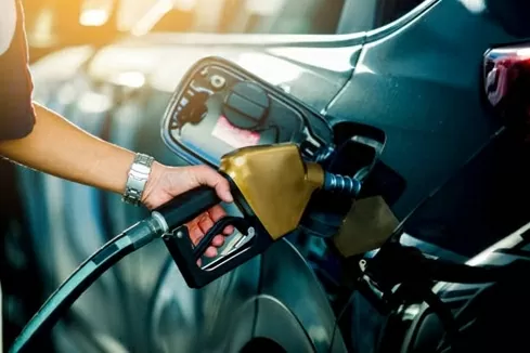 Giá xăng ở Nga đang tăng tốc, chính phủ tìm kiếm biện pháp ổn định thị trường