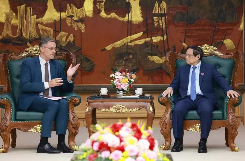 Prime Minister Pham Minh Chinh receives French Ambassador to Vietnam