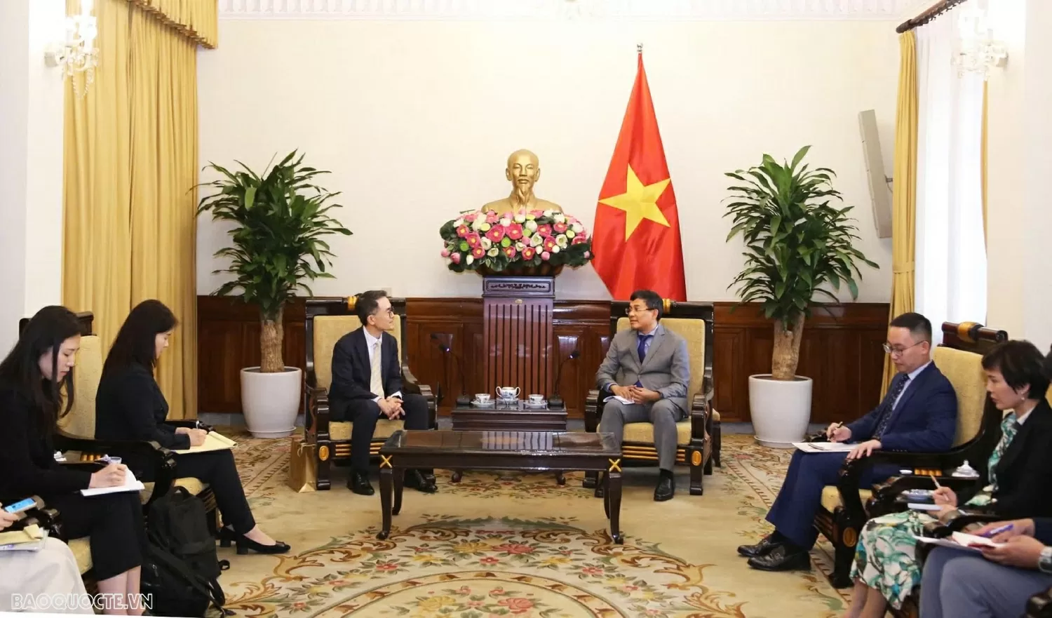 Thứ trưởng Thường trực Nguyễn Minh Vũ  tiếp Cục trưởng Cục ASEAN và Đông Nam Á, Bộ Ngoại giao Hàn Quốc