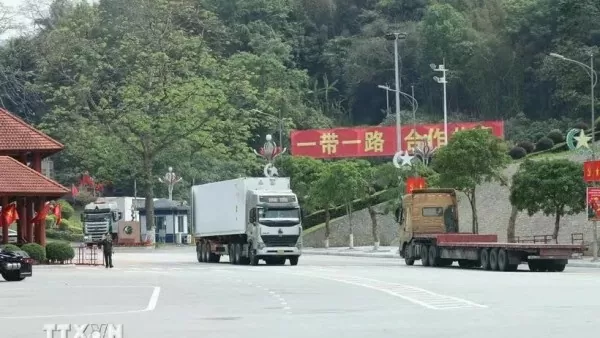 Record-breaking truck traffic at Lang Son torder tates toosts trade momentum