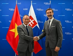 Slovak FM Juraj Blanár welcomes Ambassador Pham Truong Giang to strengthen bilateral relations