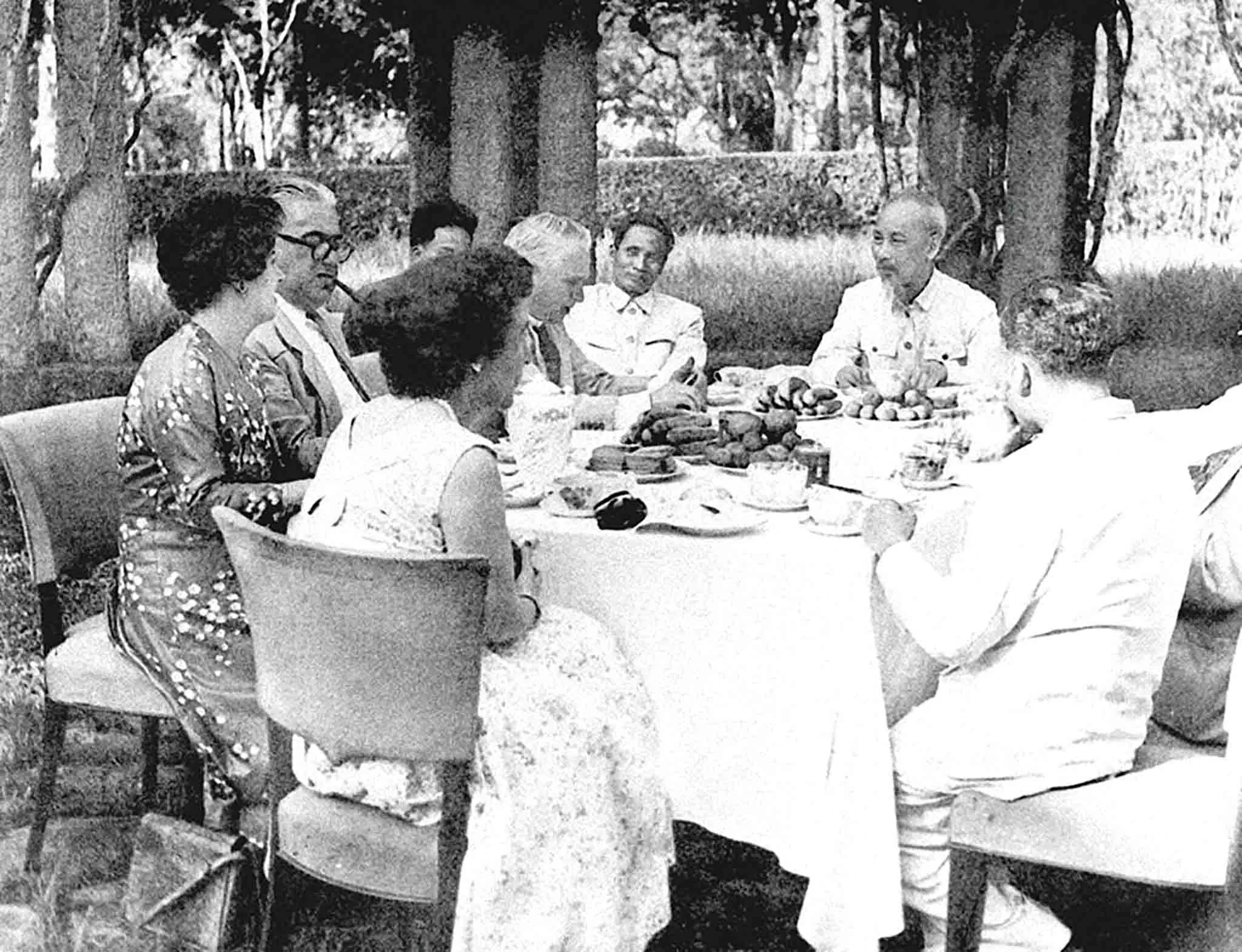 Sự kết tinh của Ngoại giao Hồ Chí Minh được nhân rộng, phát triển, vận dụng sáng tạo Sự kết tinh của Ngoại giao Hồ Chí Minh được nhân rộng, phát triển, vận dụng sáng tạo