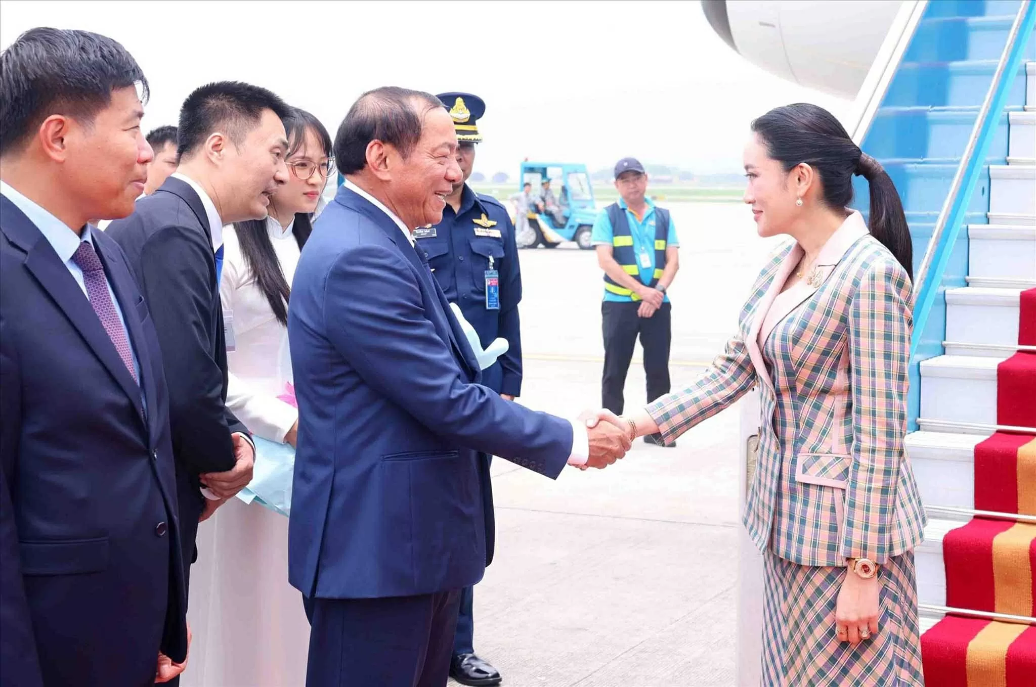 Thủ tướng Thái Lan Paetongtarn Shinawatra đến Hà Nội, bắt đầu chuyến thăm chính thức Việt Nam Thủ tướng Thái Lan Paetongtarn Shinawatra đến Hà Nội, bắt đầu chuyến thăm chính thức Việt Nam