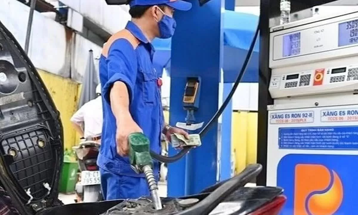 Giá xăng dầu hôm nay 15/5: