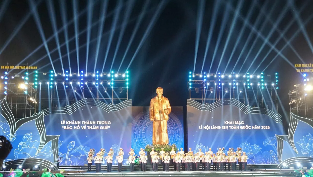 Nghệ An long trọng khai mạc Lễ hội làng Sen 2025 Nghệ An long trọng khai mạc Lễ hội làng Sen 2025