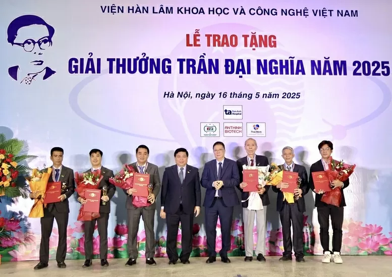 Winners of Tran Dai Nghia Award 2025 announced. (Photo: VGP)