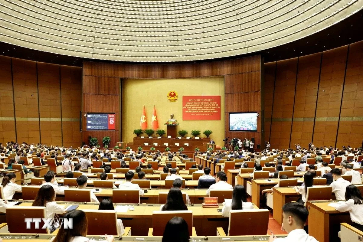 Thủ tướng Chính phủ: Khẩn trương đưa Nghị quyết 68 vào cuộc sống để phát triển kinh tế tư nhân nhanh và bền vững