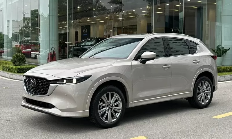 Top 10 xe ô tô động cơ đốt trong bán chạy nhất tháng 4/2025: Mazda-CX5 bức tốc mạnh mẽ