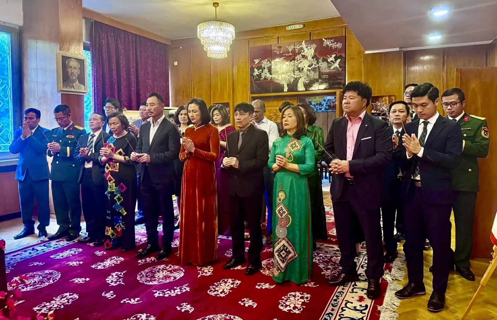 Đại sứ quán Việt Nam tại Bulgaria kỷ niệm 135 năm Ngày sinh Chủ tịch Hồ Chí Minh Đại sứ quán Việt Nam tại Bulgaria kỷ niệm 135 năm Ngày sinh Chủ tịch Hồ Chí Minh