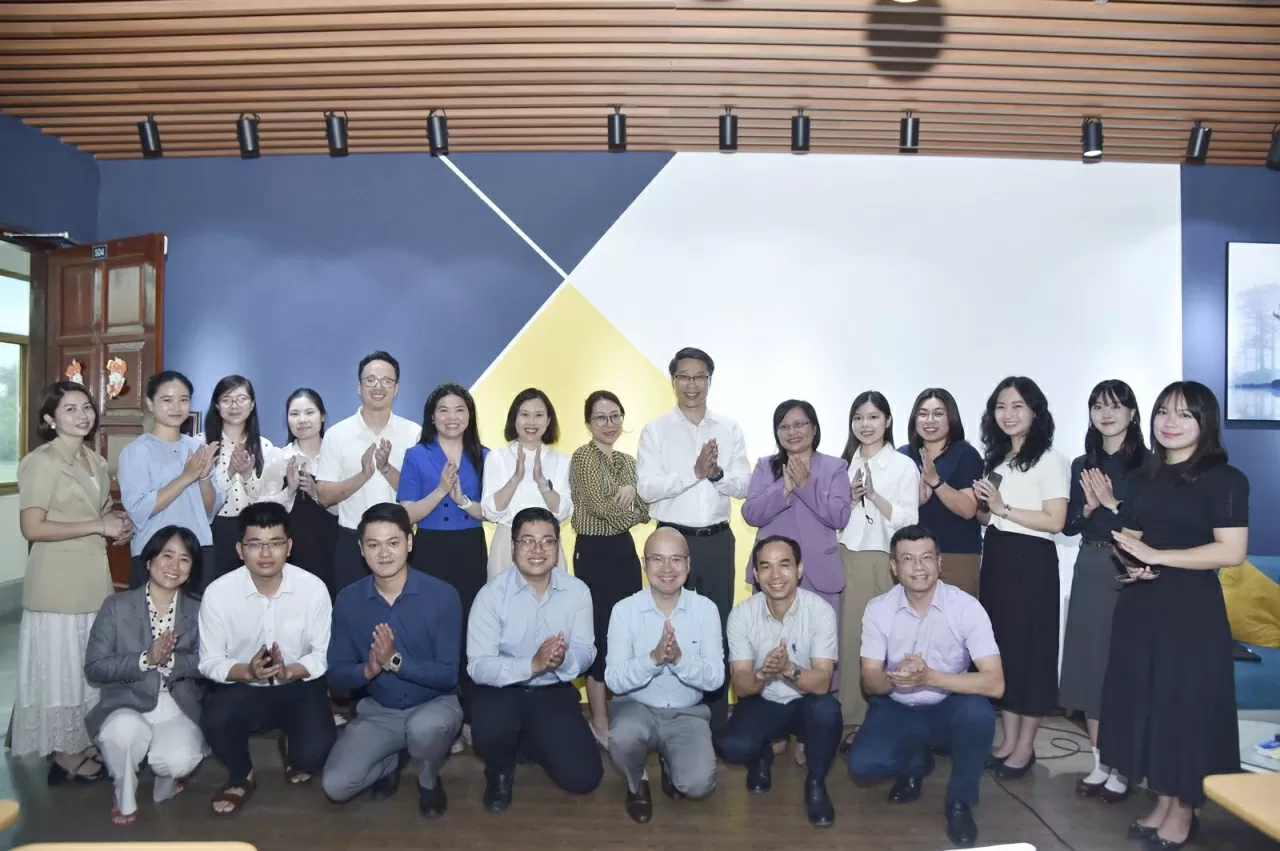 Công tác lễ tân và phiên dịch - Sứ mệnh truyền tải và giải mã thông điệp đối ngoại Công tác lễ tân và phiên dịch - Sứ mệnh truyền tải và giải mã thông điệp đối ngoại