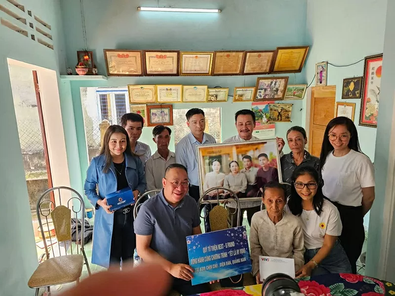 Nhà thiết kế Đỗ Thị Như Quỳnh cùng các thành viên của Quỹ Next-G tích cực tham gia các hoạt động thiện nguyện.