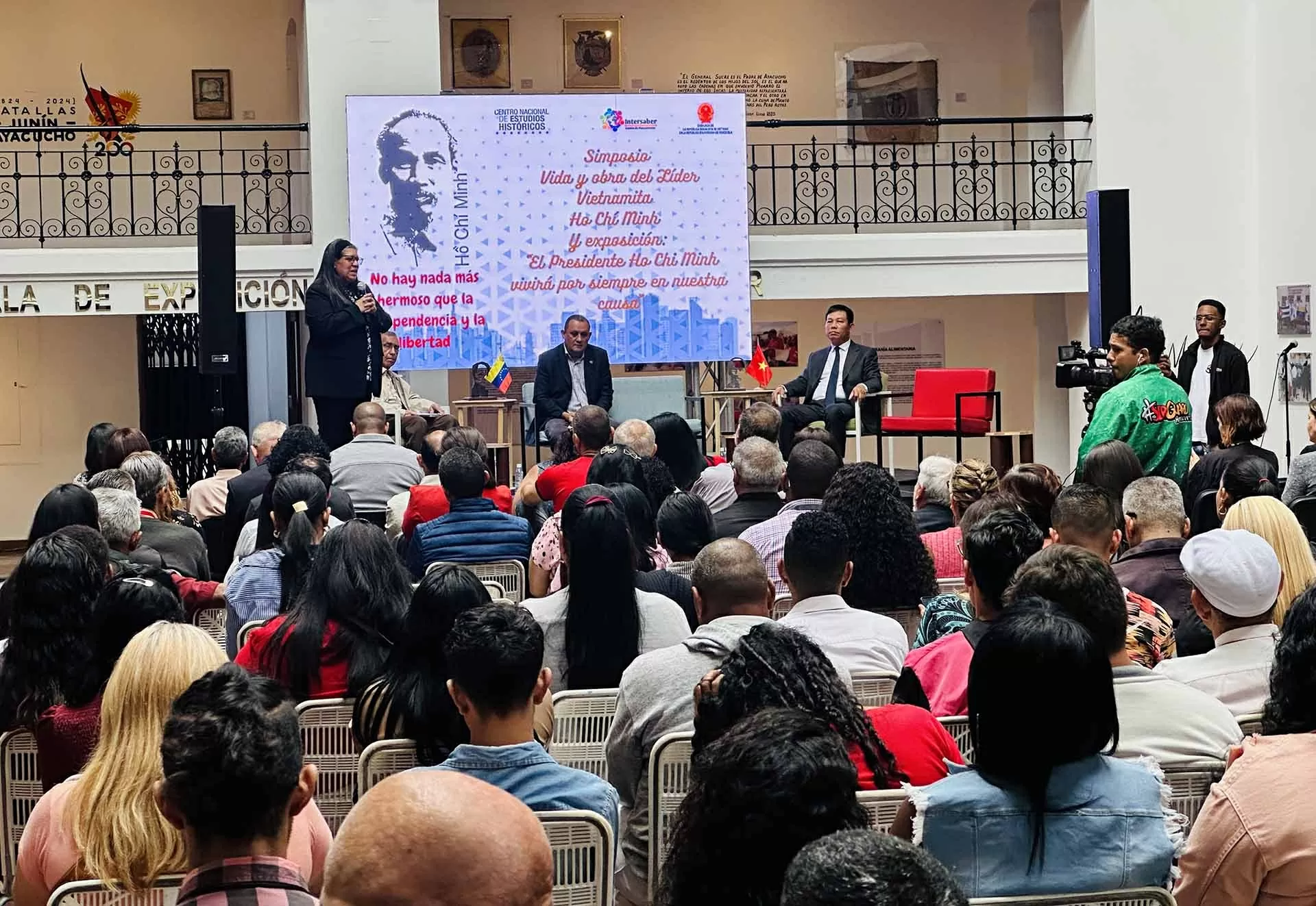 Tọa đàm ‘Thân thế và sự nghiệp Chủ tịch Hồ Chí Minh’ tại Venezuela Tọa đàm ‘Thân thế và sự nghiệp Chủ tịch Hồ Chí Minh’ tại Venezuela