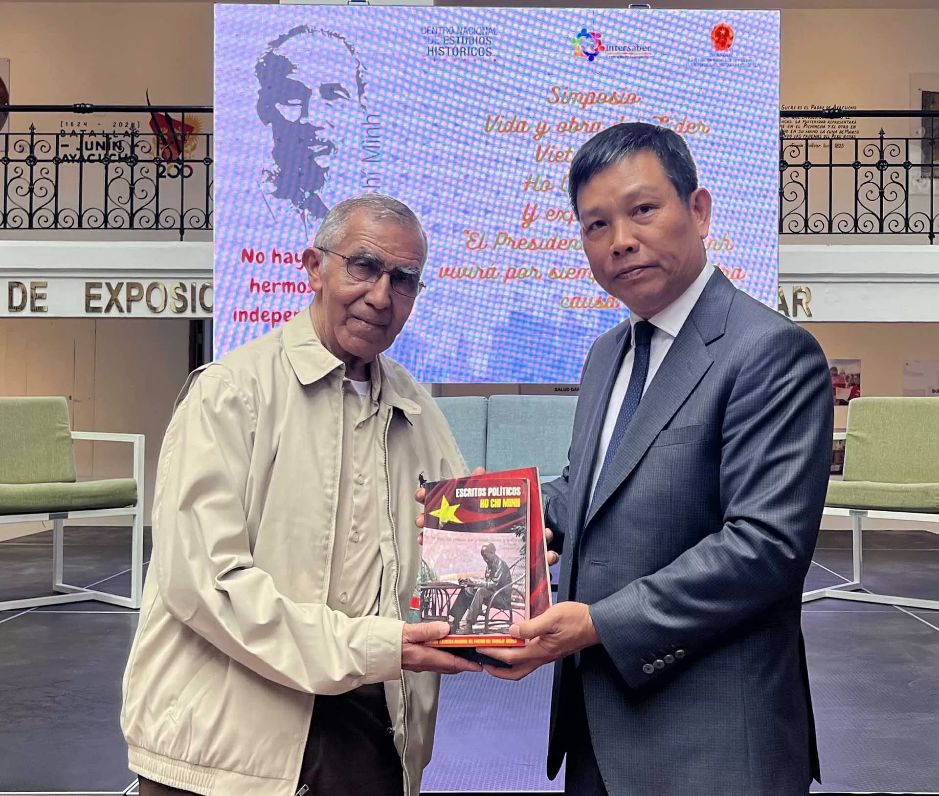 Tọa đàm ‘Thân thế và sự nghiệp Chủ tịch Hồ Chí Minh’ tại Venezuela Tọa đàm ‘Thân thế và sự nghiệp Chủ tịch Hồ Chí Minh’ tại Venezuela