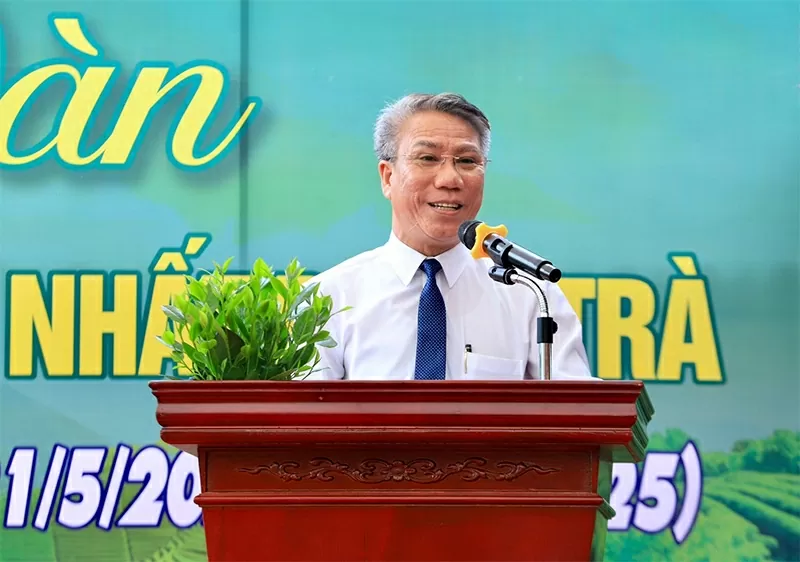 TS. Đỗ Ngọc Văn – Viện trưởng Viện Nghiên cứu các vấn đề xã hội phát biểu khai mạc Diễn đàn. TS. Đỗ Ngọc Văn – Viện trưởng Viện Nghiên cứu các vấn đề xã hội phát biểu khai mạc Diễn đàn.