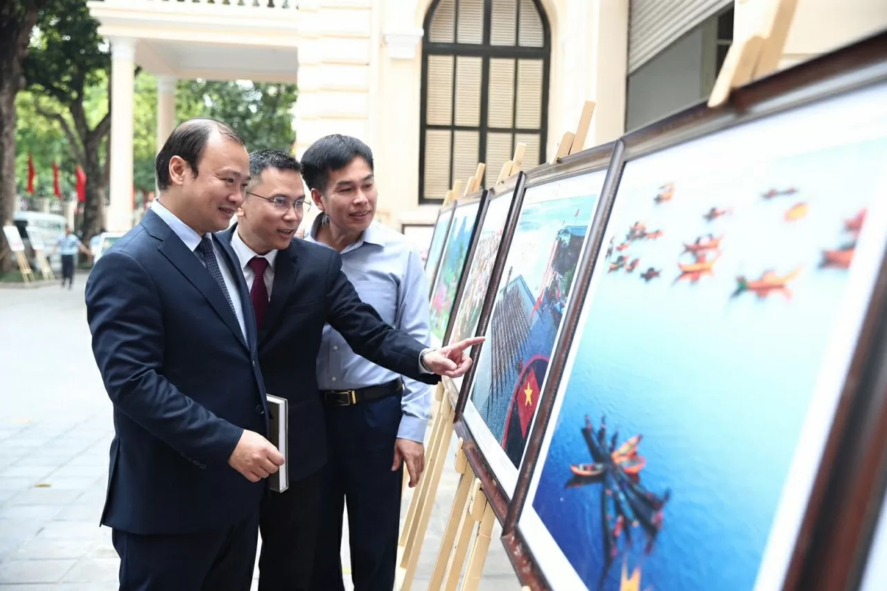 Launching the Annual Media Award on Human Rights 'Happy Vietnam 2025'