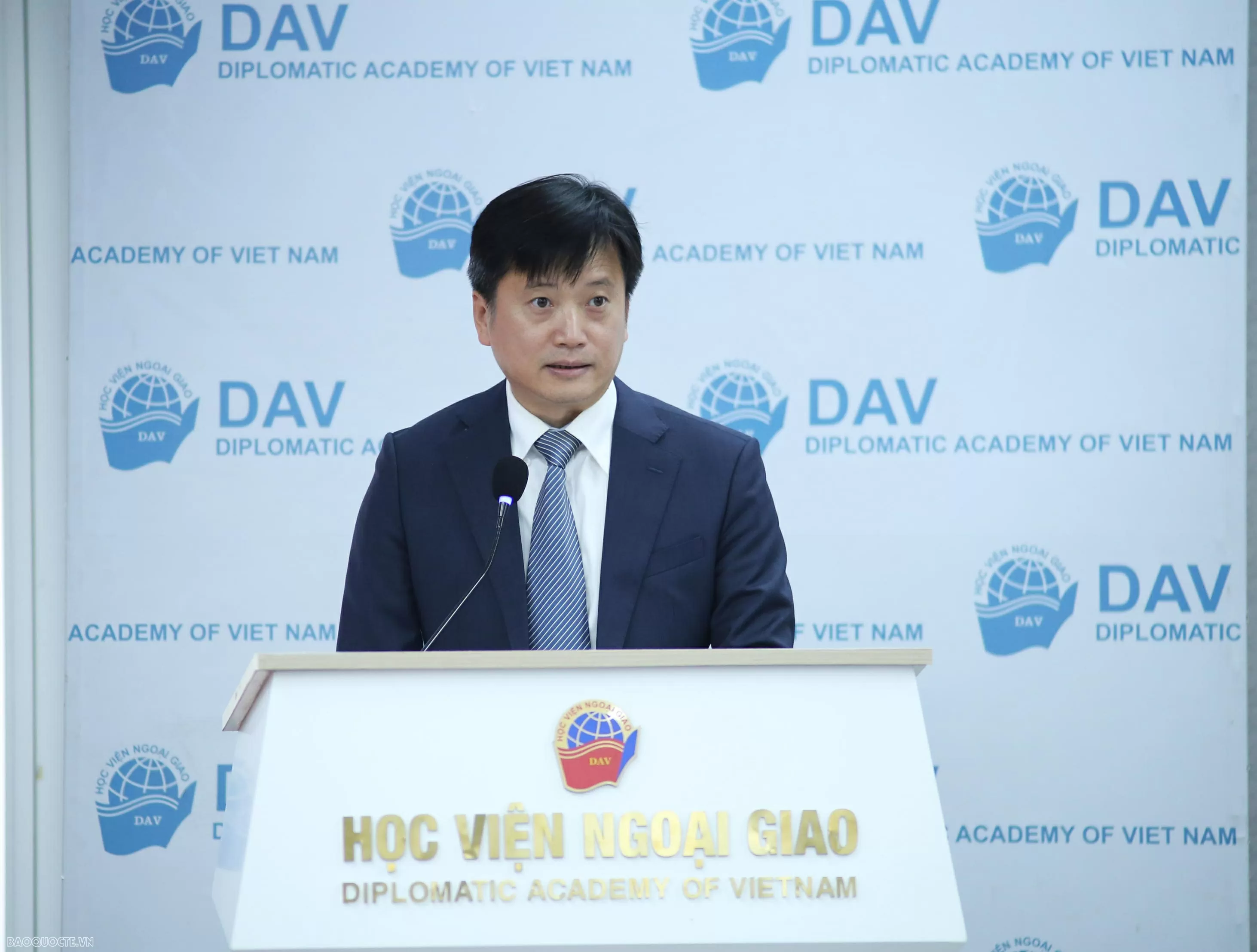 Những bóng hồng ngoại giao Việt Nam: 80 năm sứ mệnh, kiến tạo vị thế và truyền lửa tương lai