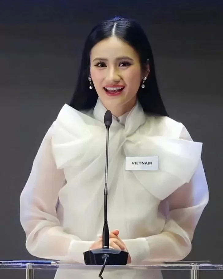 Hoa hậu Ý Nhi