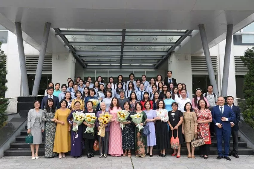 Những bóng hồng ngoại giao Việt Nam: 80 năm gánh vác sứ mệnh, kiến tạo vị thế và truyền lửa tương lai