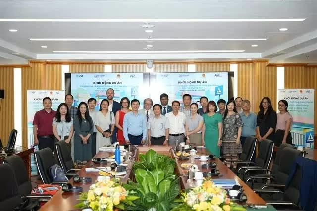 New programme launched aiming at ensuring safer journeys to school across Vietnam