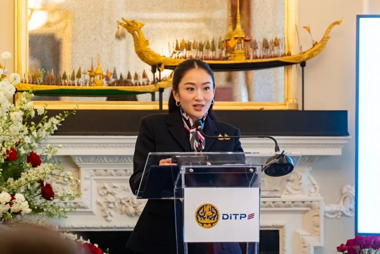 Thủ tướng Thái Lan Paetongtarn Shinawatra phát biểu trao chứng nhận Thai SELECT cho 20 nhà hàng Thái Lan ở Anh, ngày 22/5/2025. (Nguồn: Văn phòng Thủ tướng Thái Lan)