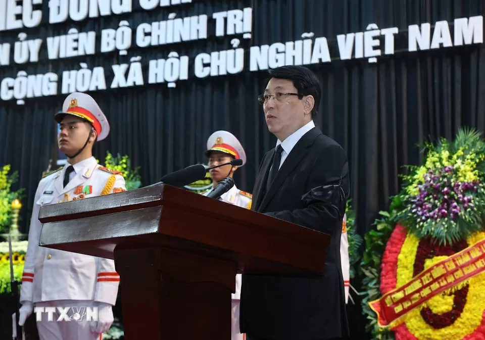 Memorial service held for former State President Tran Duc Luong