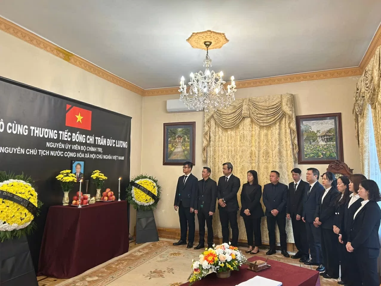 Lễ viếng và mở sổ tang nguyên Chủ tịch nước Trần Đức Lương tại Hungary Lễ viếng và mở sổ tang nguyên Chủ tịch nước Trần Đức Lương tại Hungary