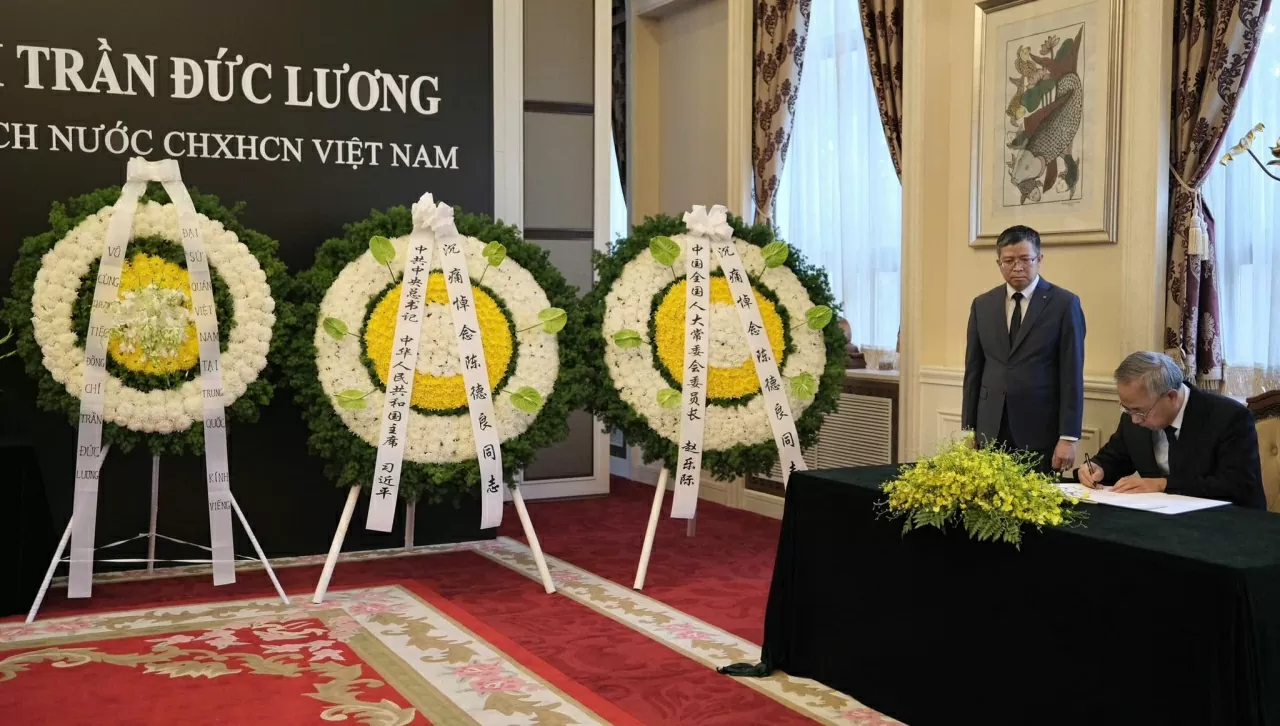 Phó Chủ tịch Chính hiệp toàn quốc Trung Quốc đến viếng nguyên Chủ tịch nước Trần Đức Lương