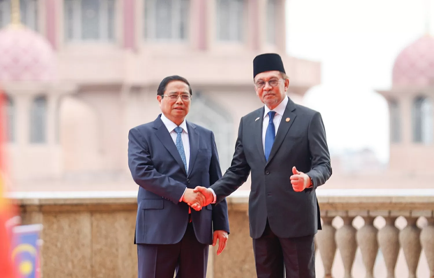 Thủ tướng Chính phủ Phạm Minh Chính và Thủ tướng Malaysia Anwar Ibrahim trước hội đàm. (Ảnh: Nhật Bắc) Thủ tướng Chính phủ Phạm Minh Chính và Thủ tướng Malaysia Anwar Ibrahim trước hội đàm. (Ảnh: Nhật Bắc)