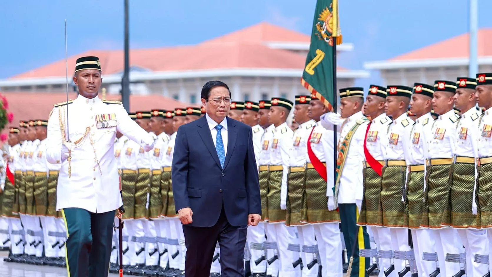 Welcome ceremony for Vietnamese PM Pham Minh Chinh held in Kuala Lumpur
