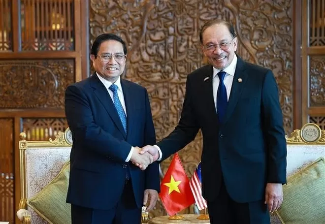 PMs talk measures for promoting Vietnam–Malaysia relations