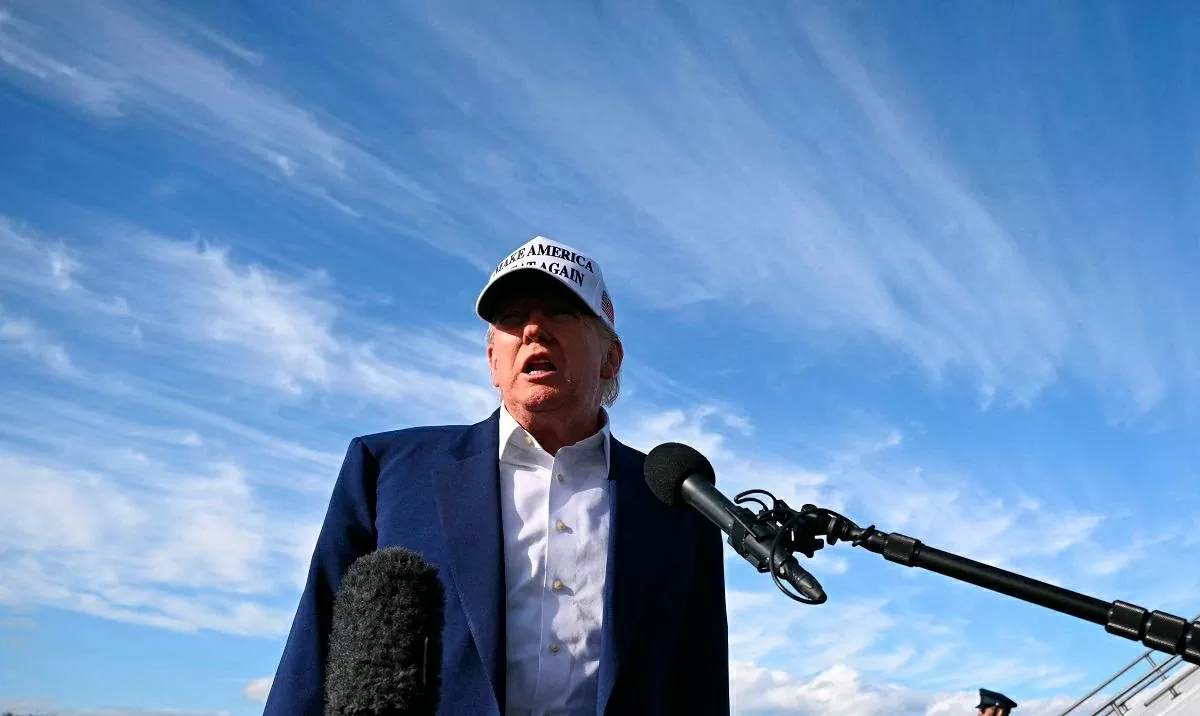 Tổng thống Mỹ Donald Trump không hài lòng với cả hai nhà lãnh đạo Nga và Ukraine, cân nhắc trừng phạt Moscow sau cuộc tấn công UAV quy mô lớn?