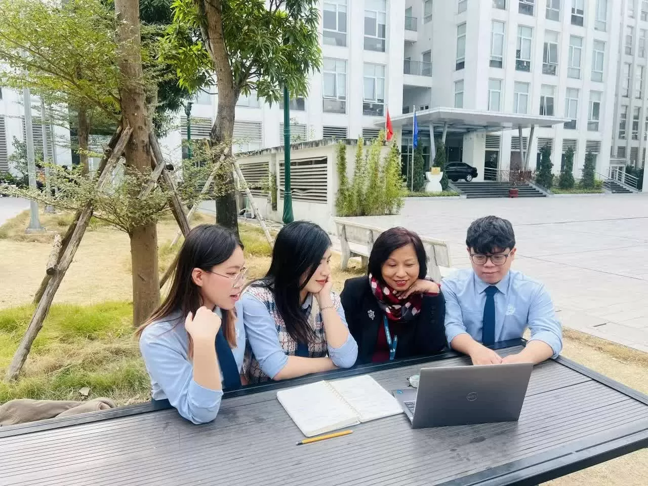 Học viện Học viện