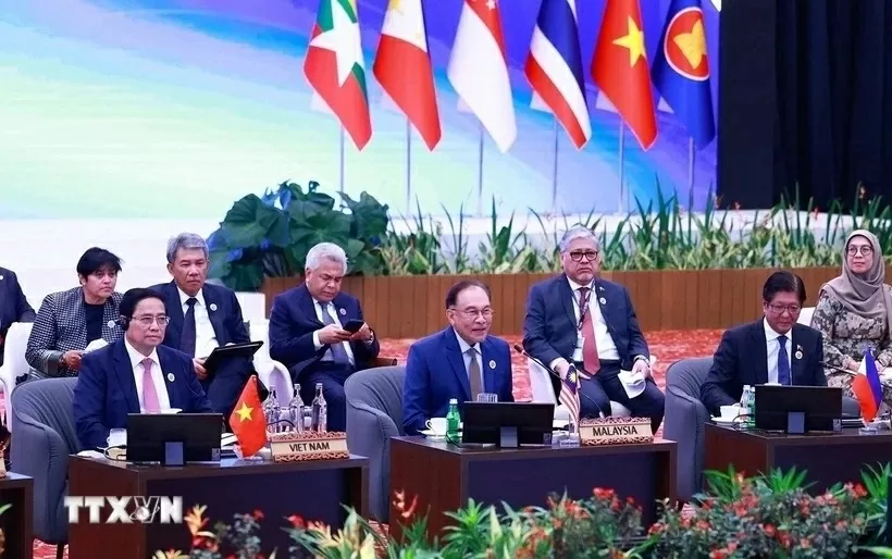 Thủ tướng Phạm Minh Chính cùng lãnh đạo ASEAN đối thoại với thanh niên, nghị viện và doanh nghiệp: Chung tay vun đắp Cộng đồng ASEAN bao trùm và bền vững