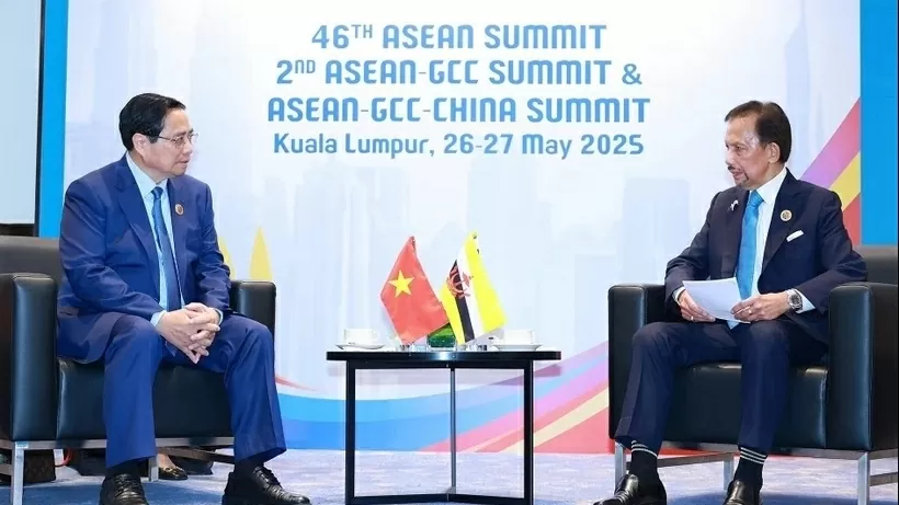 46th ASEAN Summit: Prime Minister Pham Minh Chinh meets with Brunei Sultan Haji Hassanal Bolkiah